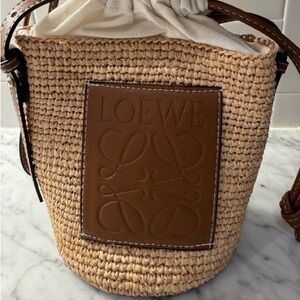 Loewe logo raffia crossbody bucket bag Size:S